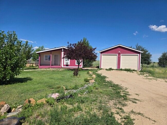 Building Photo - 3 Bedroom Country Home with Detached Garage