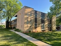 Building Photo - 1019 Peterson Ave