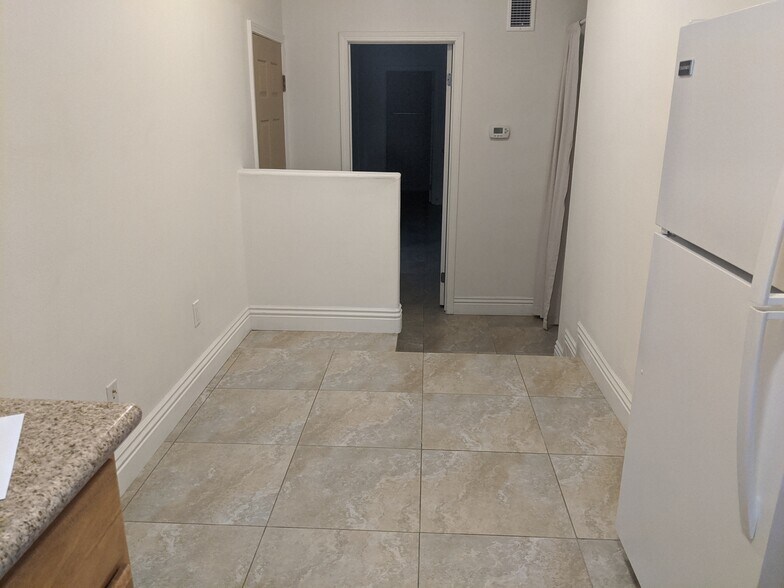 dining - 24381 Santa Clara Ave