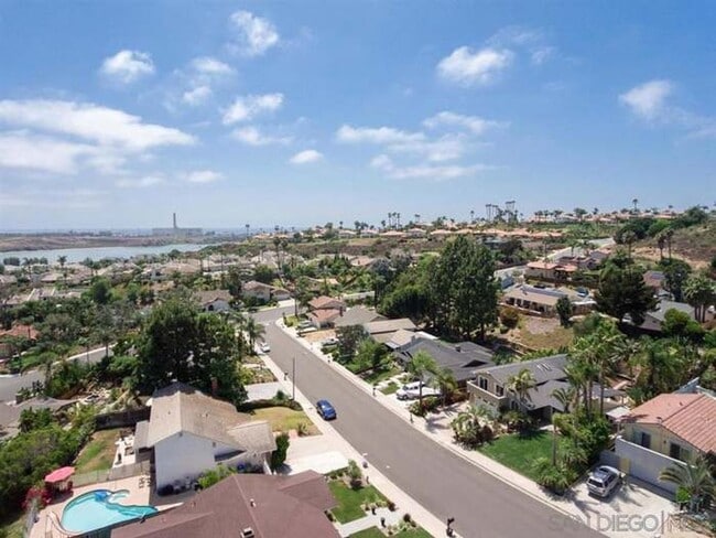 Building Photo - 4810 Refugio Ave