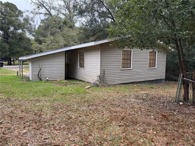 Building Photo - 2613 Old Military Rd