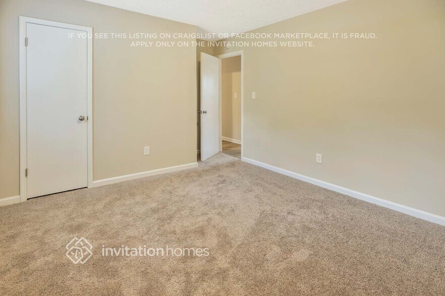 Building Photo - 888 Tall Deer Dr