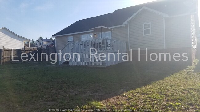 Building Photo - 142 Savannah Hills Dr
