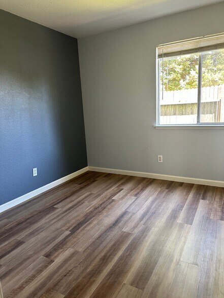 Building Photo - 643 Lunardi Way