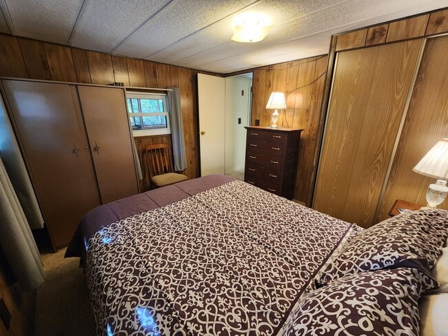 Building Photo - Partially Furnished Single Family Home!