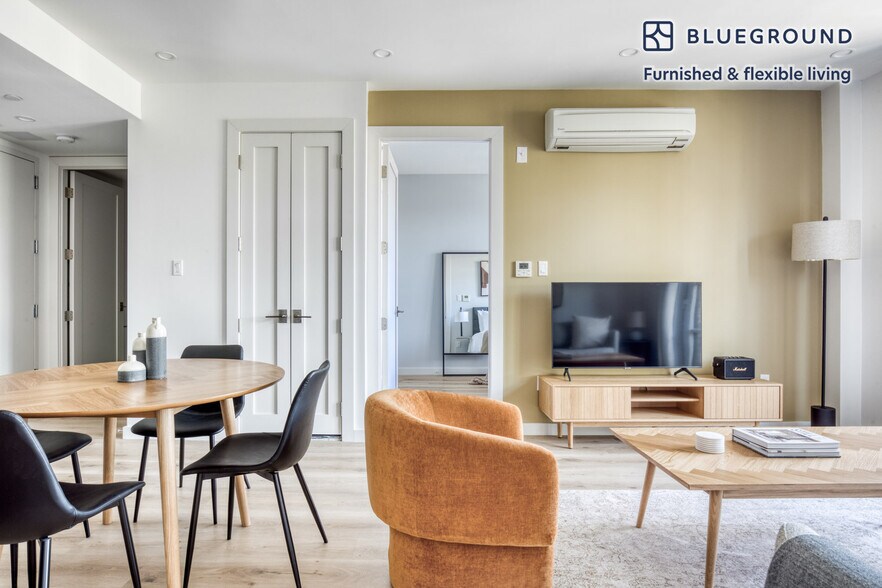 Building Photo - 68 Gold St