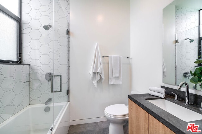 Building Photo - 1620 Electric Ave