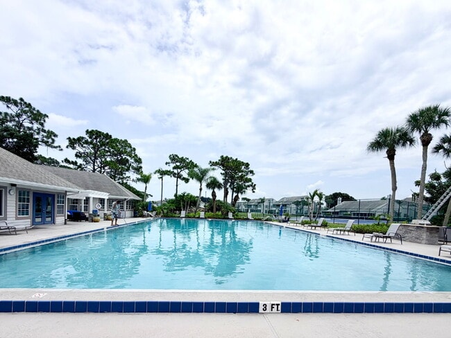 Building Photo - *** $500 OFF MOVE IN SPECIAL *** "Charming 3-Bed Condo with Scenic Views & Granite Finishes in Me...