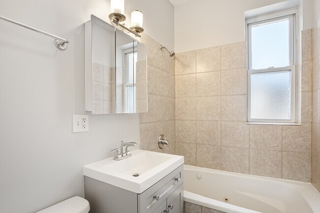 Building Photo - 7326 N Damen Ave