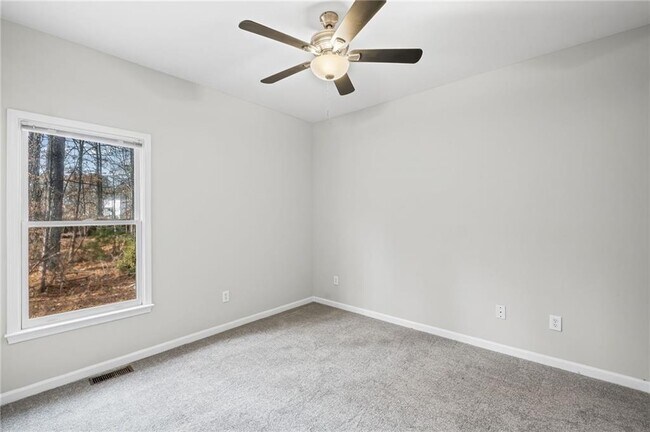 Building Photo - 1969 Seymour Dr NW