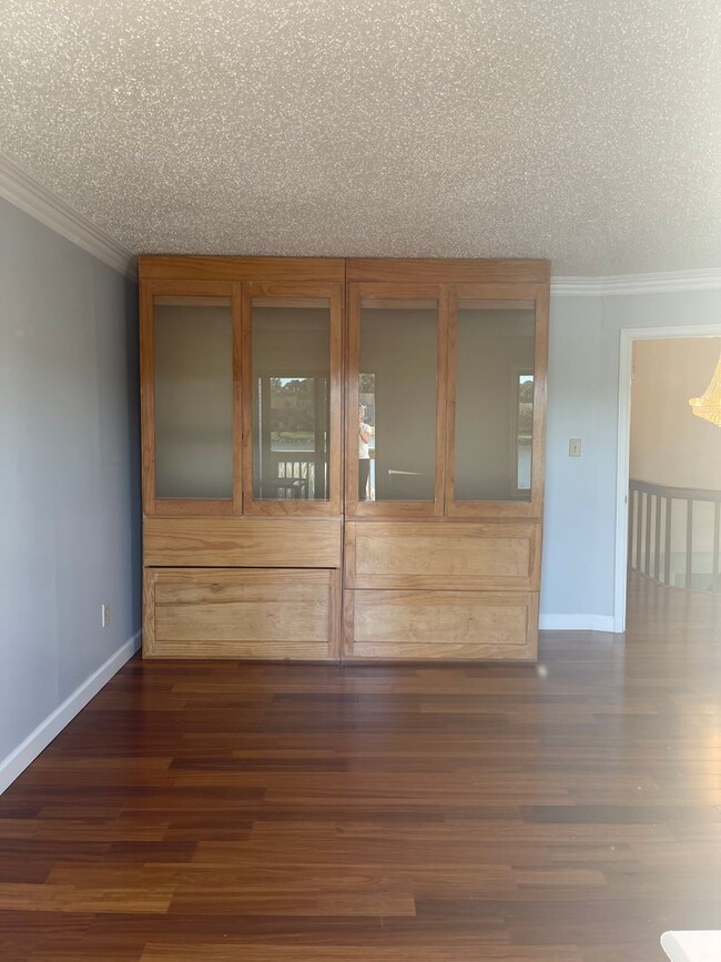 Building Photo - KEMPSVILLE LAKEFRONT TOWNHOUSE FOR RENT!