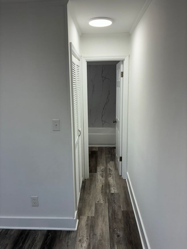 Building Photo - 1415 Memorial Park Rd