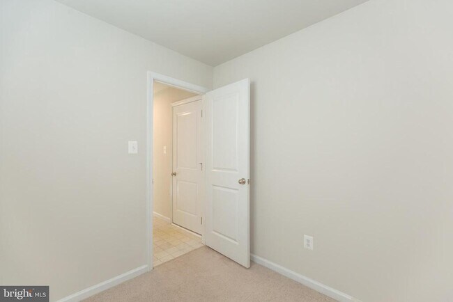 Building Photo - 228 Chandlers Glen Dr