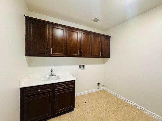 Building Photo - 3273 Canopy Dr