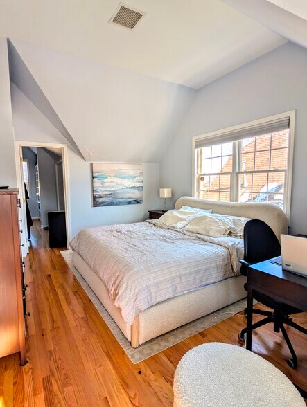 Building Photo - 216 Parker Hill Ave