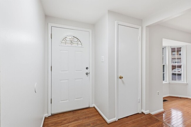 Building Photo - Welcome to this stunning end residence perfectly positioned in a highly desirable setting.