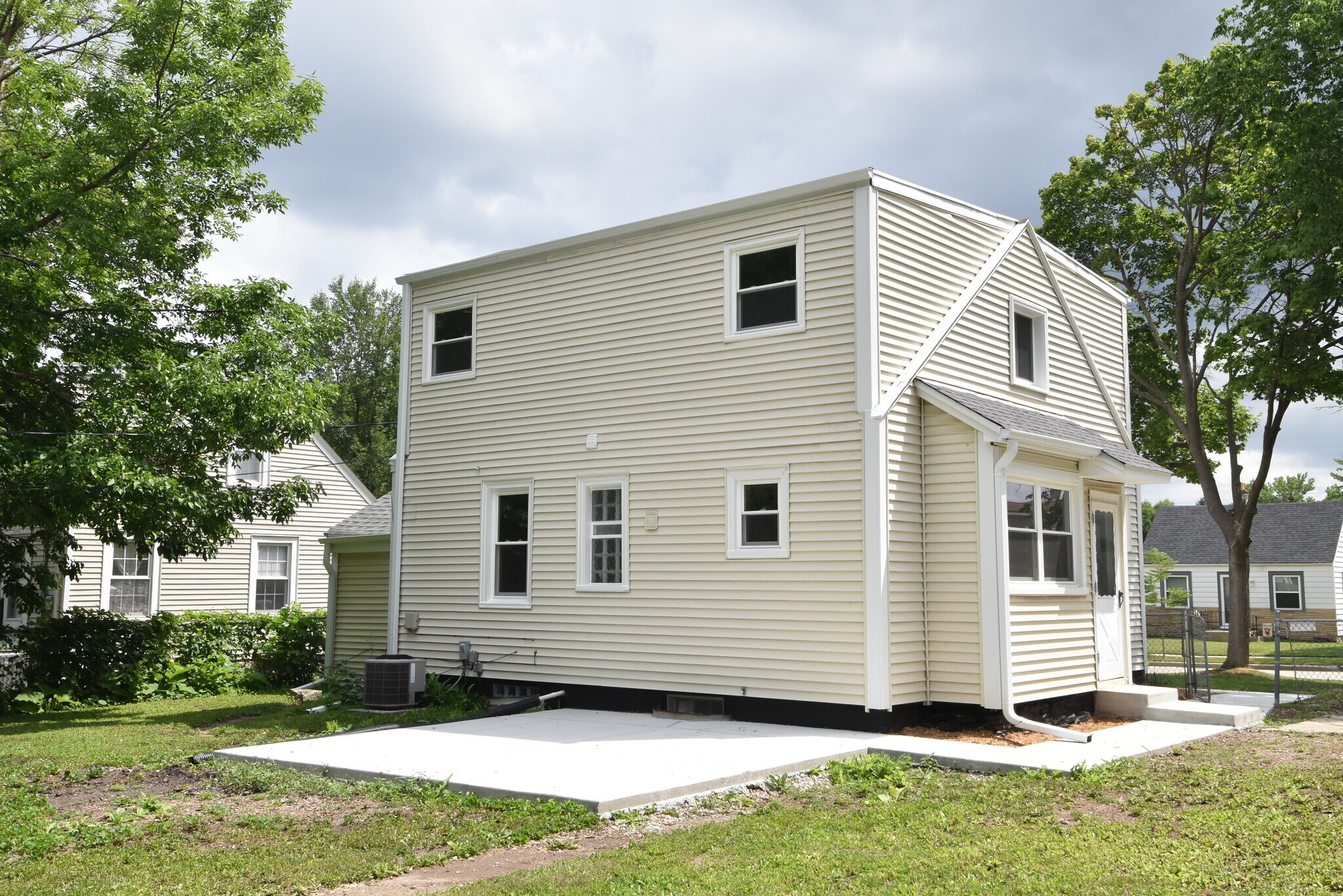 Building Photo - 3555 S 87th St