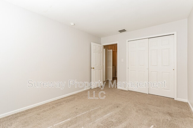 Building Photo - 162 Chancellor Dr