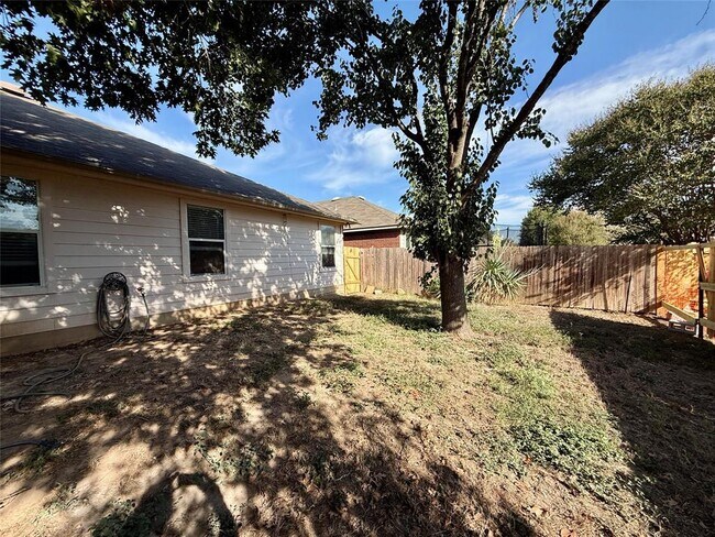 Building Photo - 186 Fresno Springs