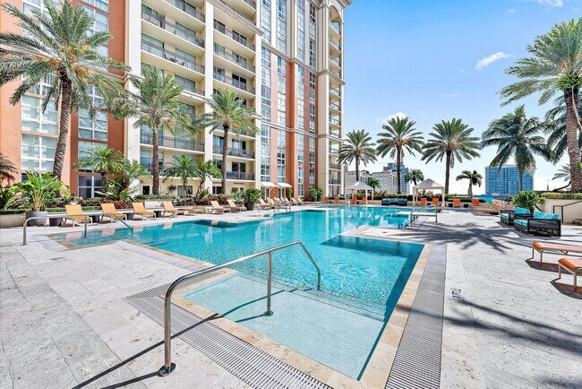 Building Photo - 550 Okeechobee Blvd