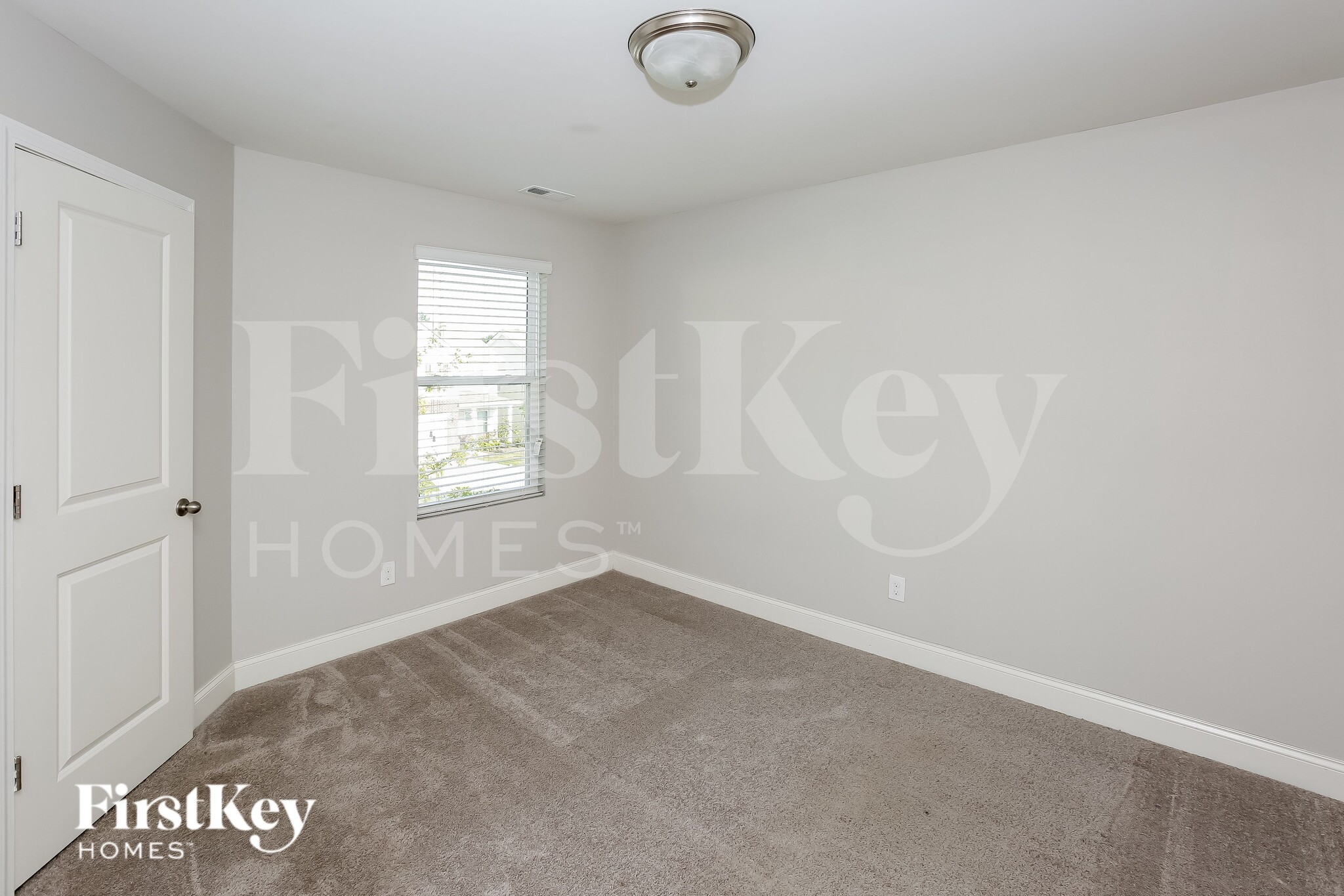 Building Photo - 9225 Evans Creek Ct