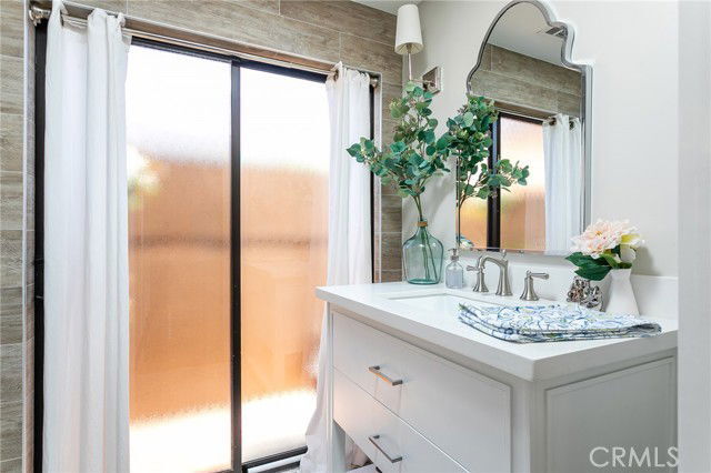 Building Photo - 16857 Bayview Dr