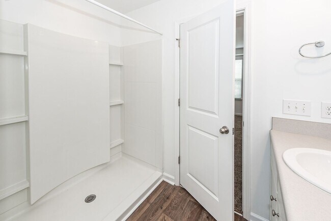 Building Photo - 3 Bedroom, 2.5 Bathroom Townhome in Cane Bay - Summerville