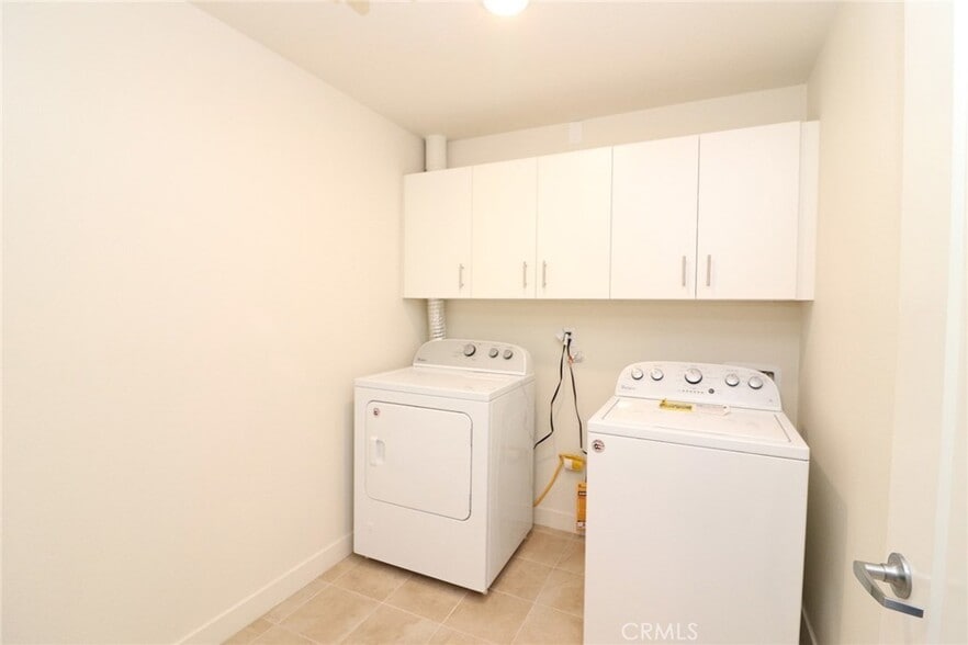 Laundry - 436 S Virgil Ave