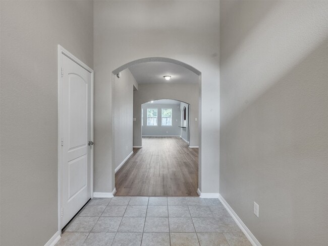 Building Photo - 10223 Sierra Grace Ln