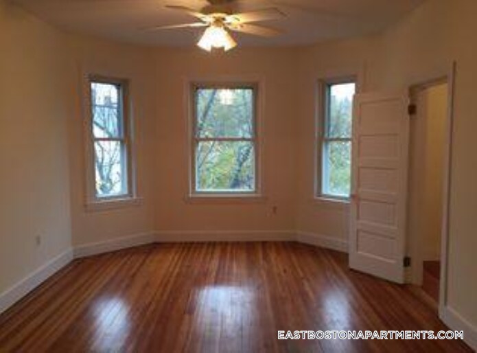 Building Photo - 756 Saratoga St