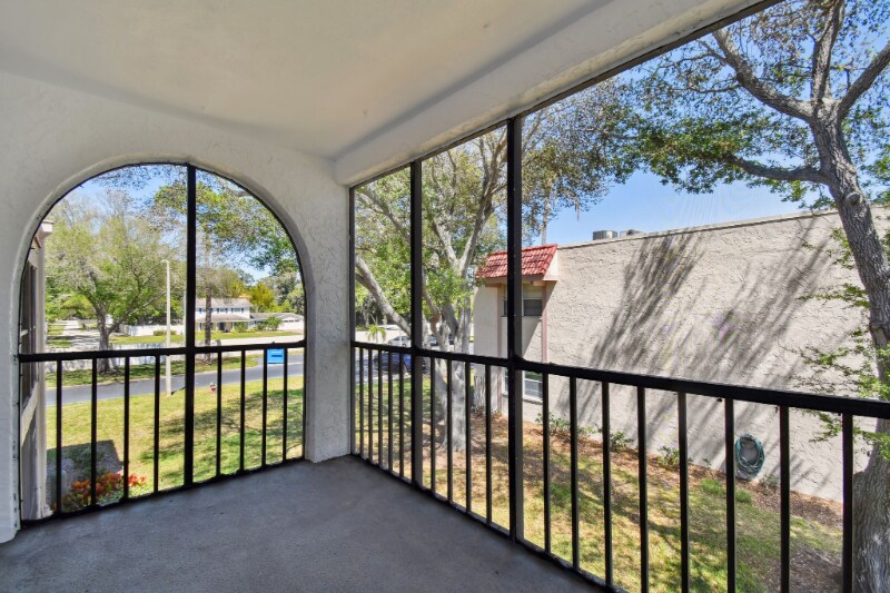 Building Photo - 9700 Starkey Rd
