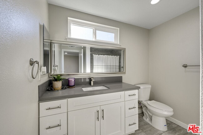 Building Photo - 19358 Alcona St