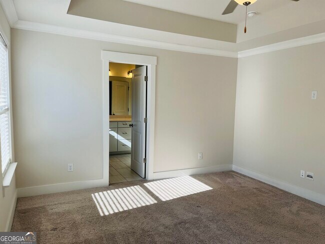 Building Photo - 371 Crestbrook Ln