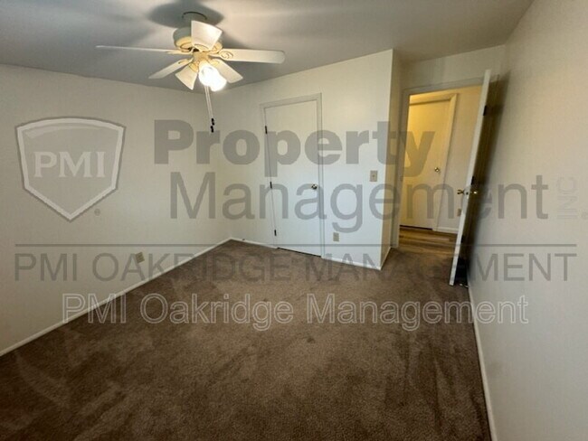 Building Photo - 591 Stonyridge Ave