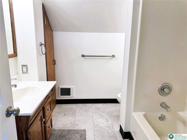 Building Photo - 3450 W Columbia St