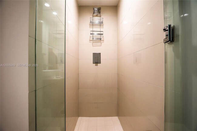 Building Photo - 650 NE 32nd St