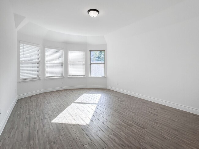 Building Photo - New Braunfels New Build with Office Flex Room & Designer Finishes