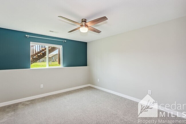 Building Photo - 5 Bedroom in Derby