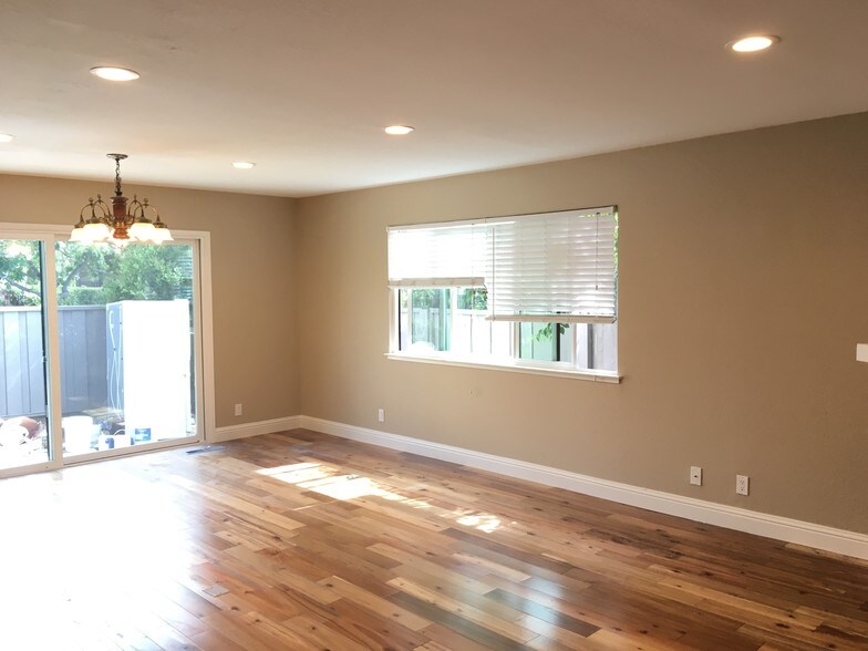 Building Photo - 20296 Pacifica Dr