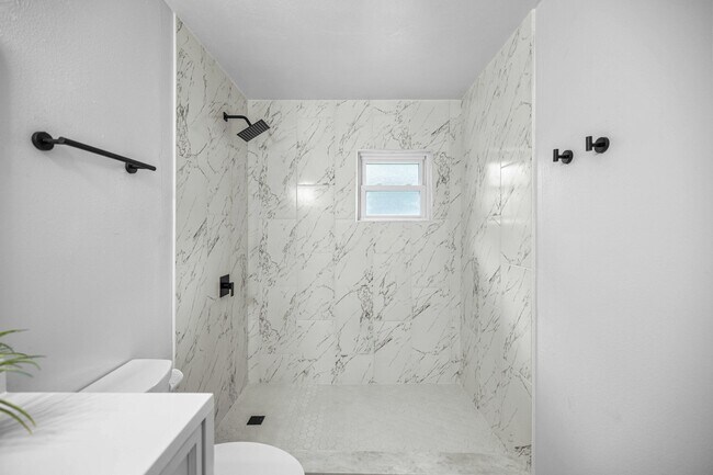 Building Photo - 5 Bahia Court Trce