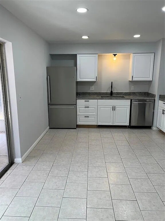 Kitchen - 261 Deleon Rd