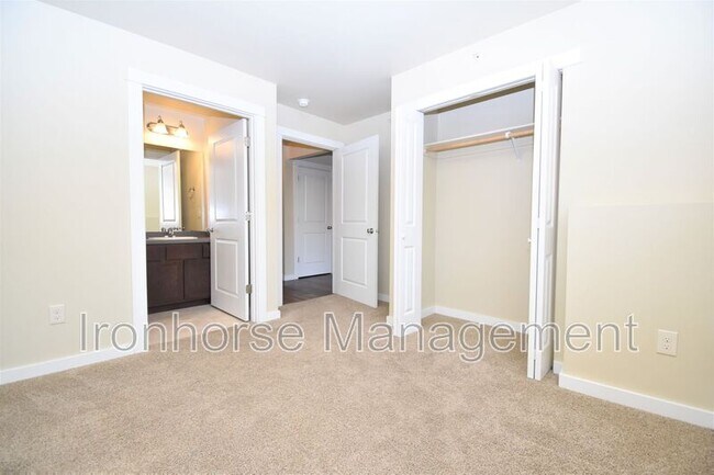 Building Photo - 2226 Baxter Ln