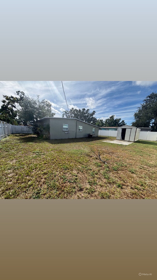 Building Photo - 8003 Somerset Ln