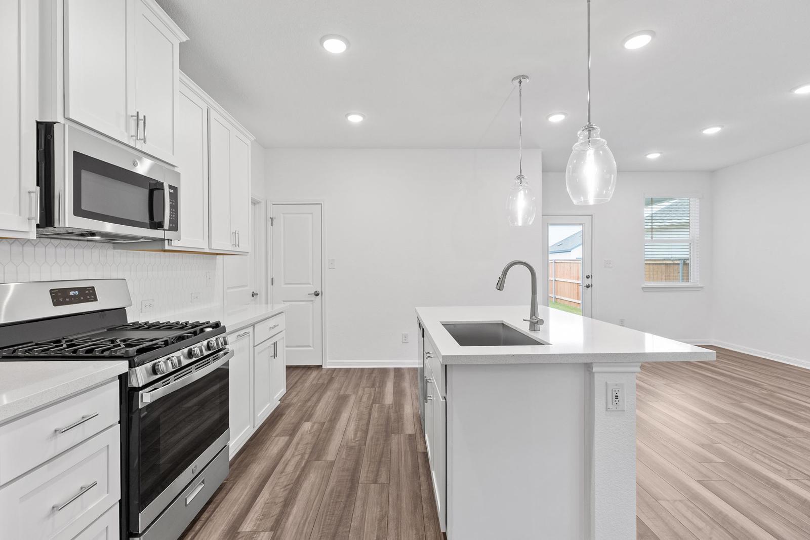 Building Photo - 204 Flowers Ave