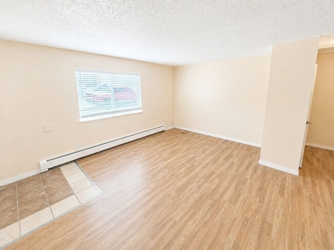 Building Photo - Available now!  Freshly updated paired home