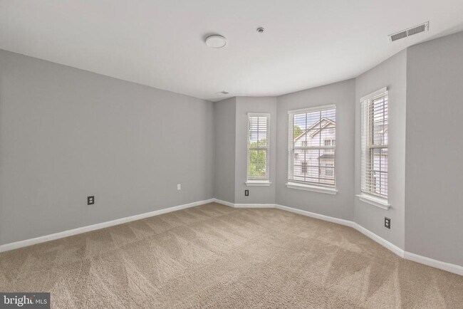 Building Photo - 15605 Everglade Ln