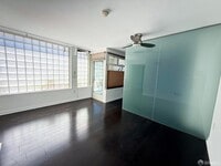 Building Photo - 555 4th St