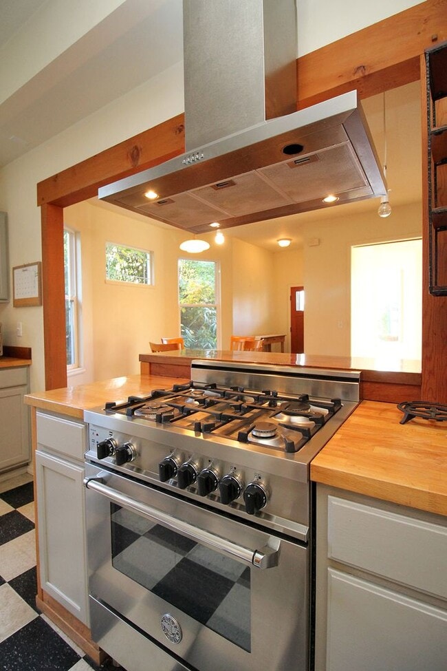 Building Photo - 3308 N Missouri Ave