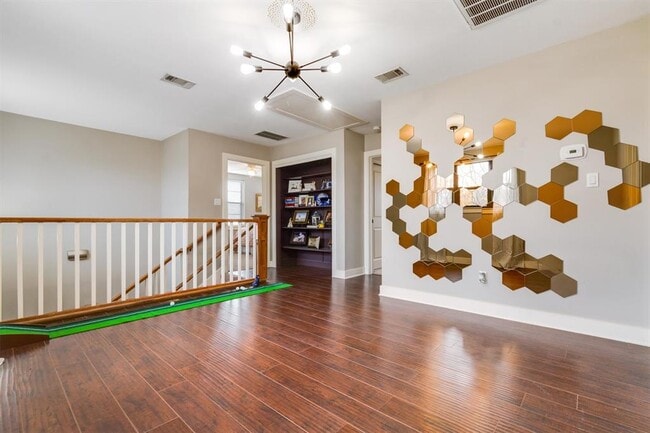 Building Photo - 1400 Cuernavaca Dr N