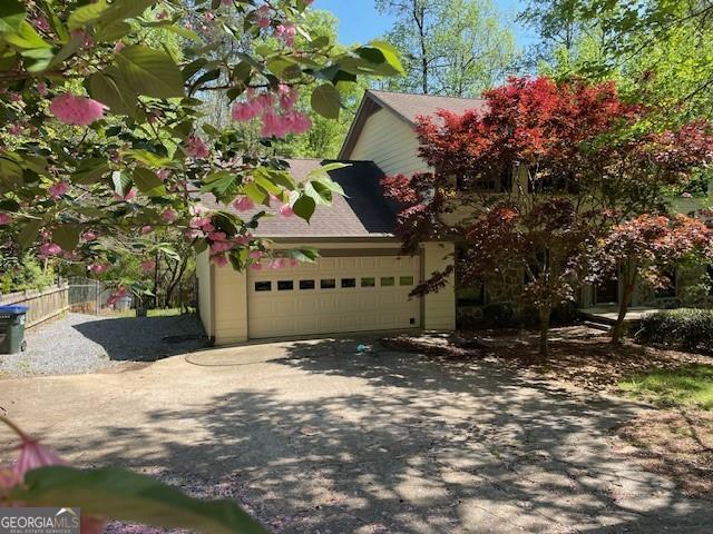 Building Photo - 10565 Shallowford Rd